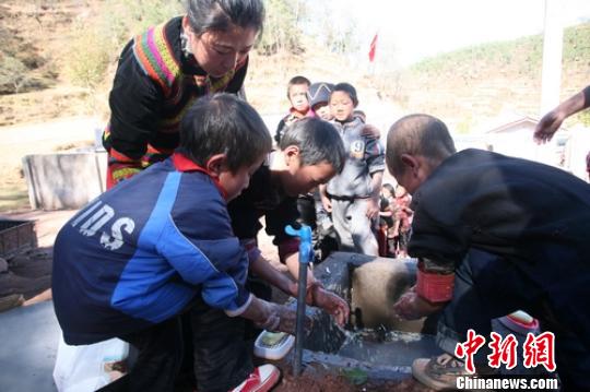 四川凉山新增11所免费午餐学校上千小学生受益